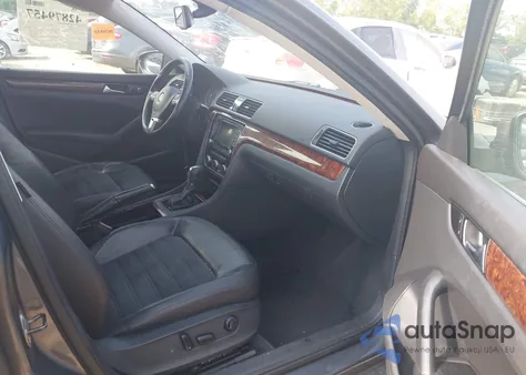 2012 Volkswagen Passat 2.5L Sel Premium из США, поврежденный, VIN 1VWCP7A38CC044290